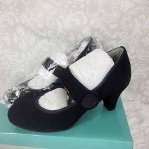 NIB Array 'Sapphire Black Suede Leather Mary Jane Pumps'